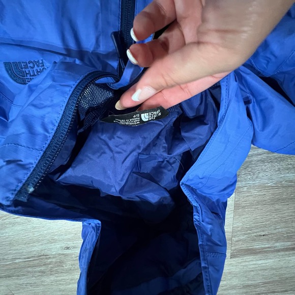 North Face lightweight Windbreaker Women’s  Size Small - Picture 3 of 6